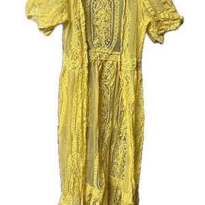 Main Strip Vibrant Yellow Lace Maxi Dress